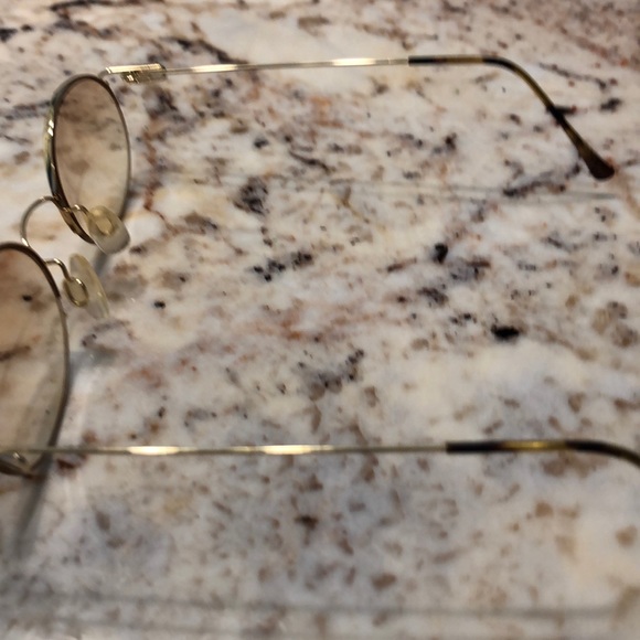 Gold light readers paper clip accent round - Picture 5 of 7